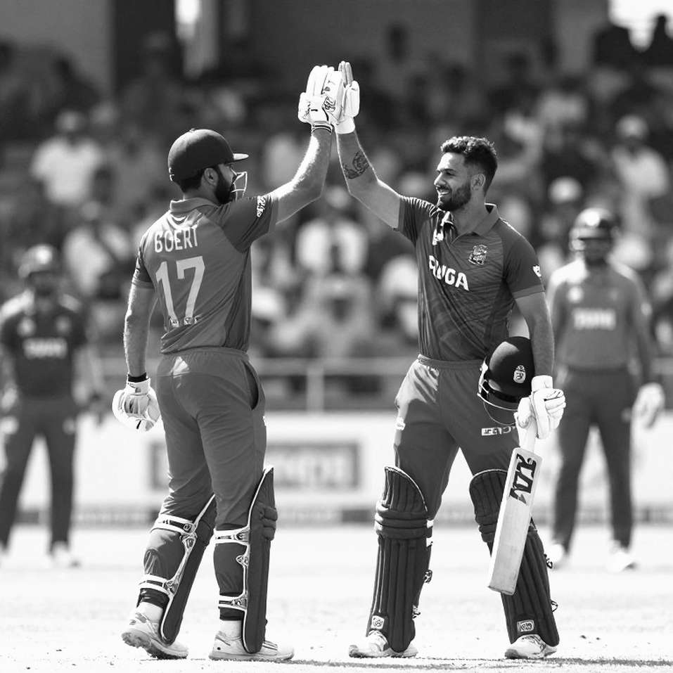 Overs Seven to Fifteen: The Invisible Middle That Writes a Tournament Overs Seven to Fifteen: The Invisible Middle That Writes a Tournament