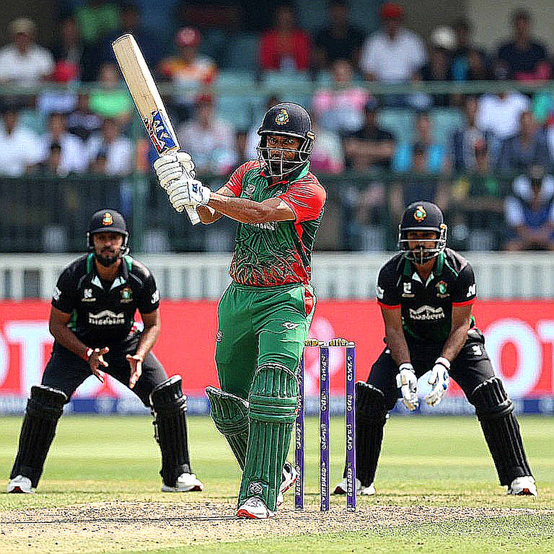 রাজশাহীর ৩২ ইঞ্চি স্ক্রিন থেকে ইংল্যান্ড সিরিজ: যে চারটি ওভার বাংলাদেশের টেস্ট ভবিষ্যৎ বদলে দিতে পারে রাজশাহীর ৩২ ইঞ্চি স্ক্রিন থেকে ইংল্যান্ড সিরিজ: যে চারটি ওভার বাংলাদেশের টেস্ট ভবিষ্যৎ বদলে দিতে পারে