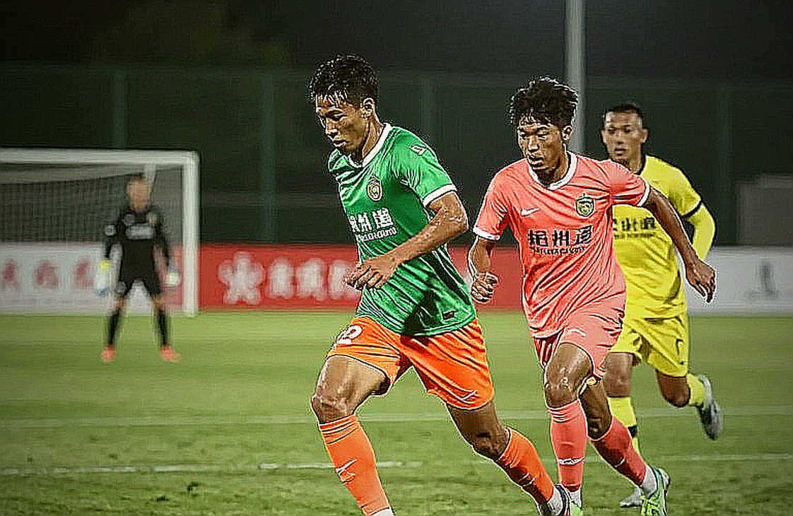 রাফিনিয়ার হ্যাটট্রিকের নিচে লুকানো প্রশ্ন: সেভিয়ার ঘরে বার্সেলোনার ৩-১ জয়ের নোটবুক রিডিং